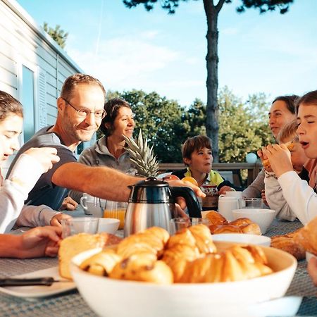 Mobil Homes Xxl2 4 Chambres - Camping Le Ranch Des Volcans Châtel-Guyon 外观 照片