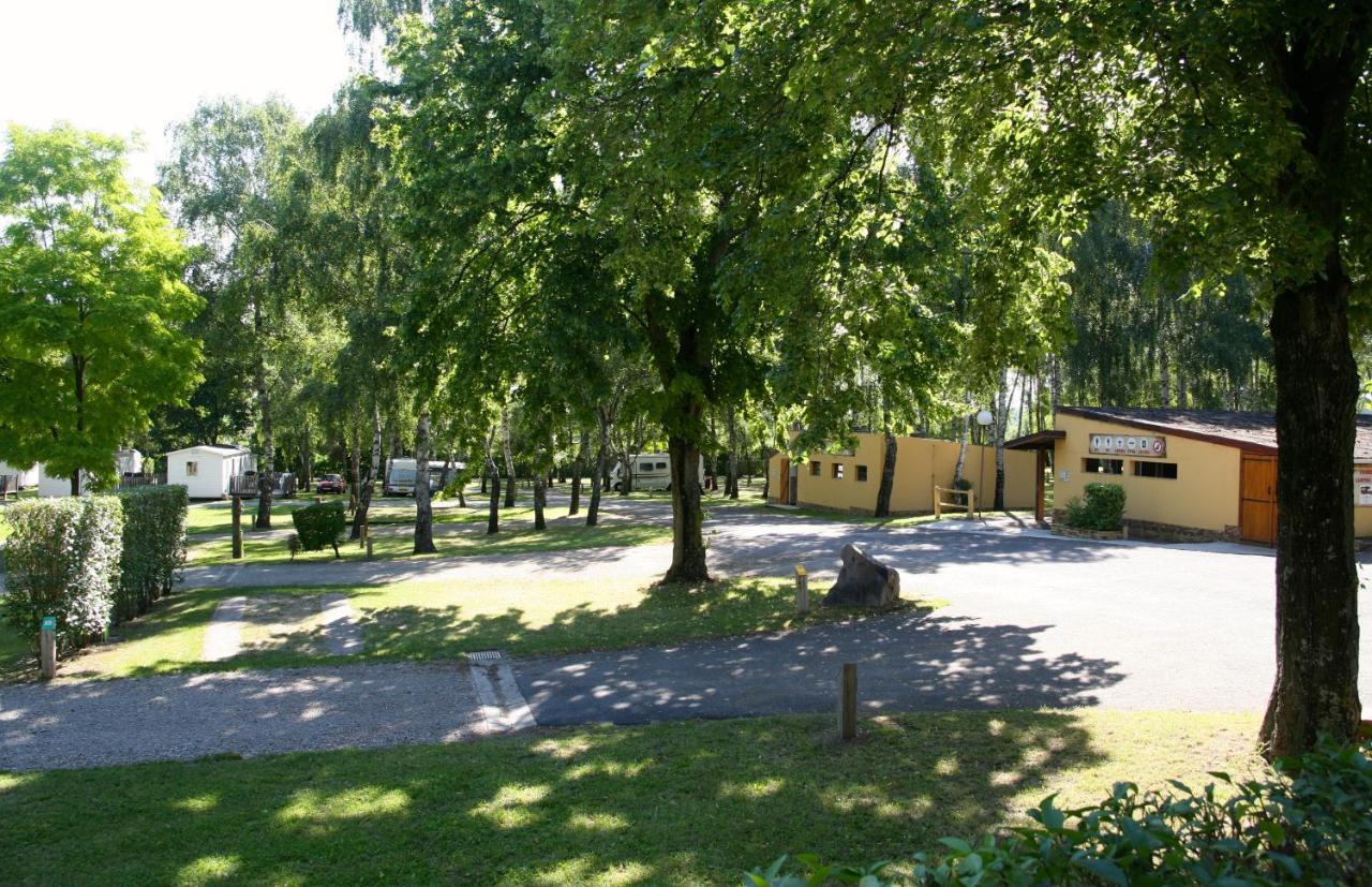 Mobil Homes Xxl2 4 Chambres - Camping Le Ranch Des Volcans Châtel-Guyon 外观 照片